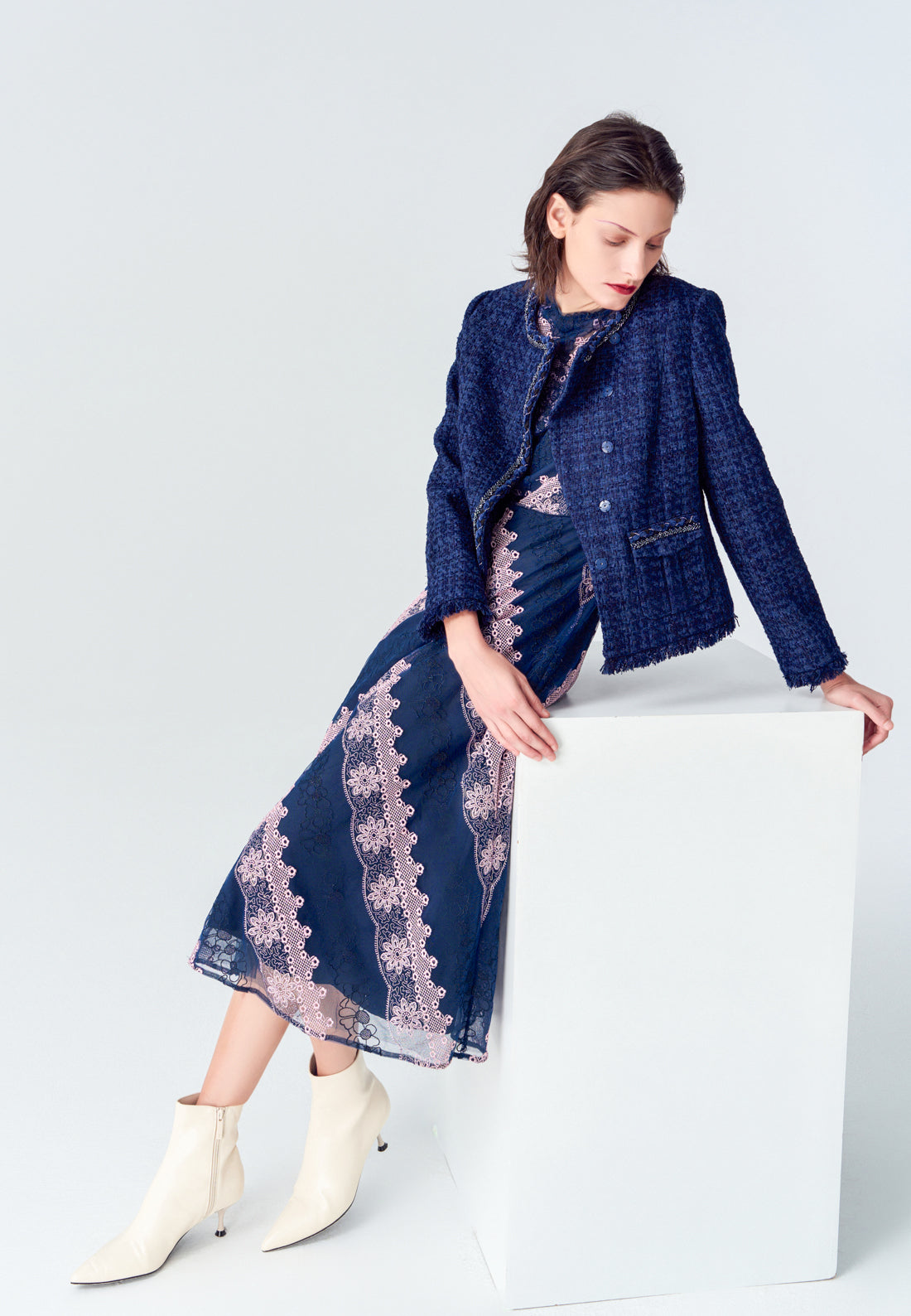 Blue Embroidered Lace Short-sleeved Mesh Dress